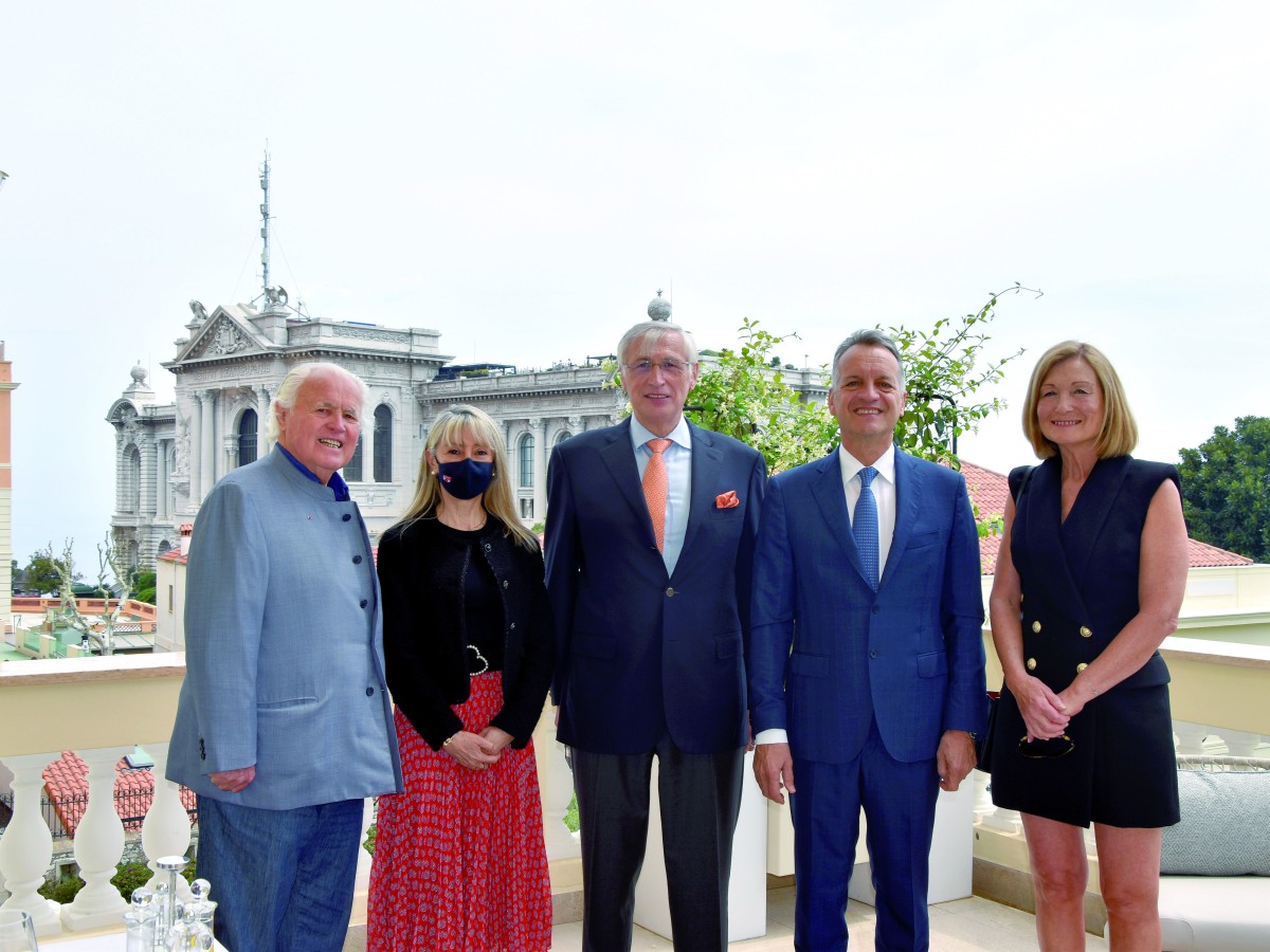 Le Bourgmestre de Le Roeulx et son épouse invités en Mairie