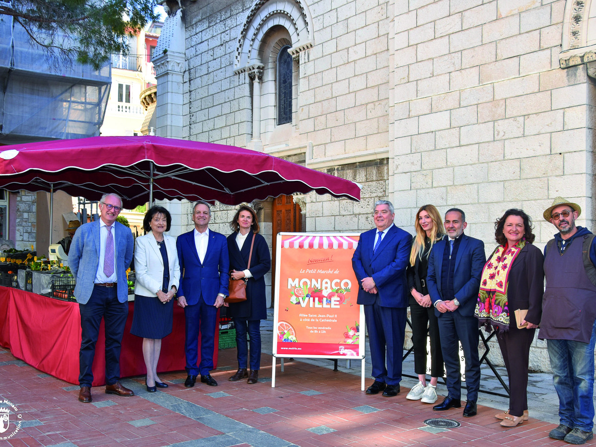 Visite du Petit Marché de Monaco-Ville par S.E.M. le Ministre D’État