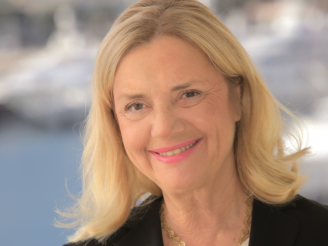 Parole aux élus - Camille Svara 1ère Adjointe en charge du Social et Déléguée à la Médiathèque Communale