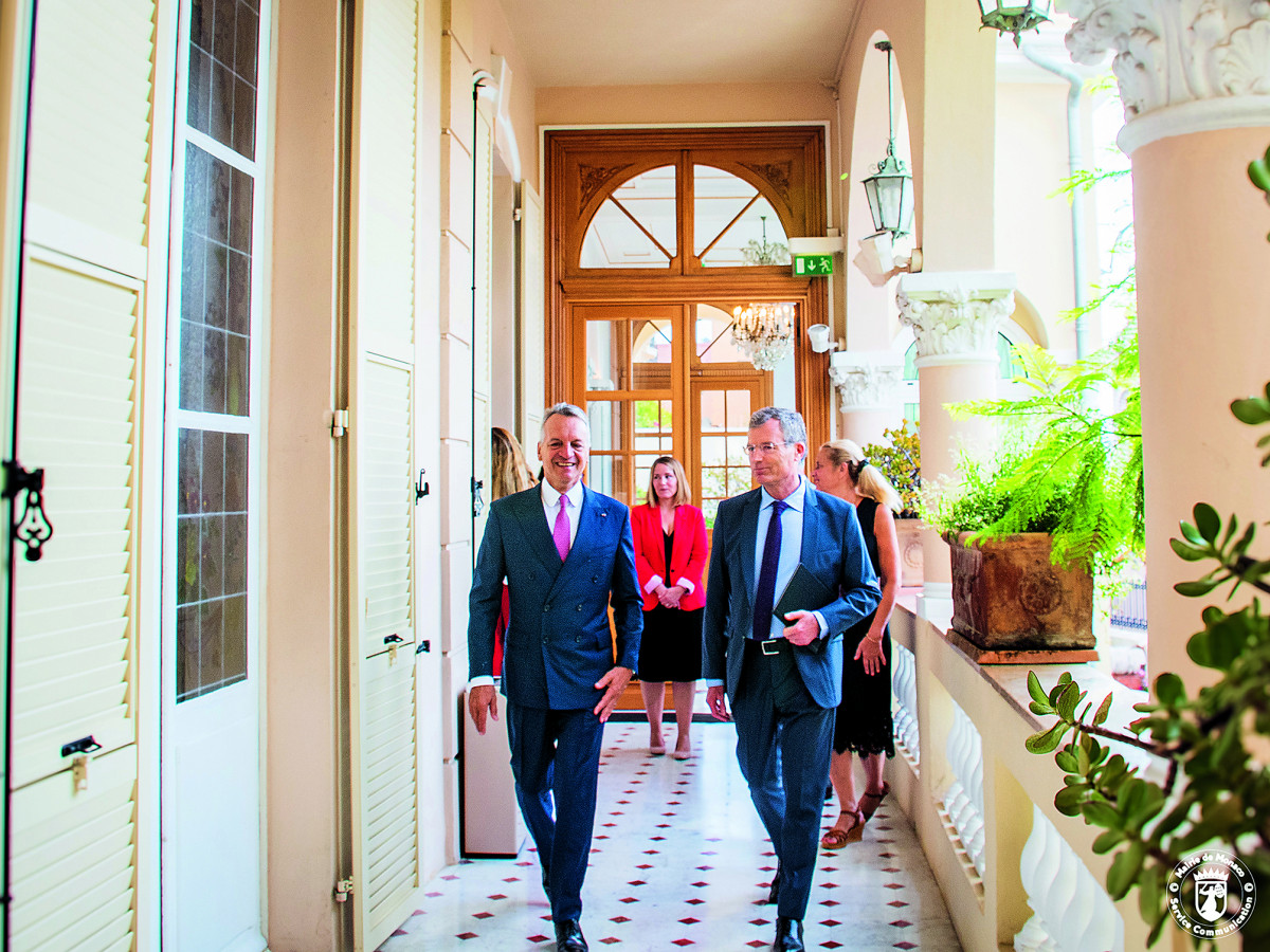 Visite de S.E. M. Christophe Mirmand en Mairie