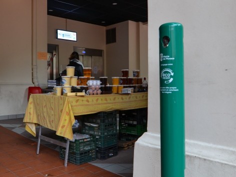 Des éco-cendriers au Marché de la Condamine