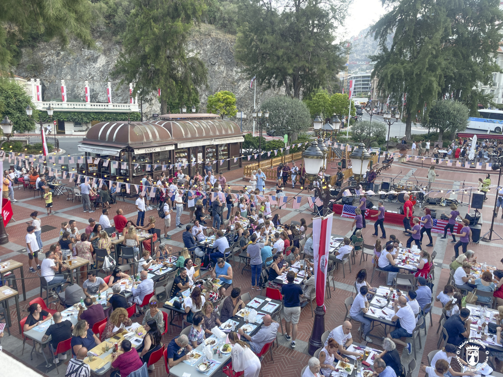 Soirée américaine au Marché de la Condamine