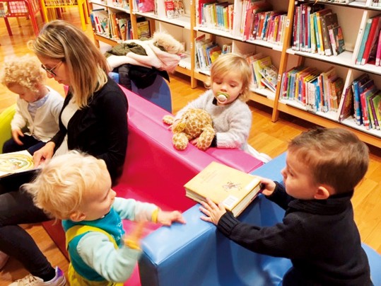 Les micro-crèches et la crèche familiale à la Médiathèque