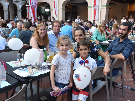 Soirée américaine au Marché de la Condamine