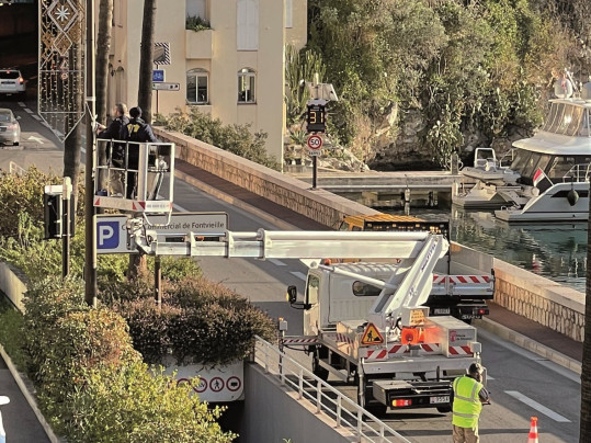 Dépose des illuminations de la ville : un travail de longue haleine