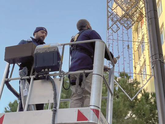 Dépose des illuminations de la ville : un travail de longue haleine